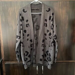 Gray Black Animal Print‎ Cardigan Sweater Medium